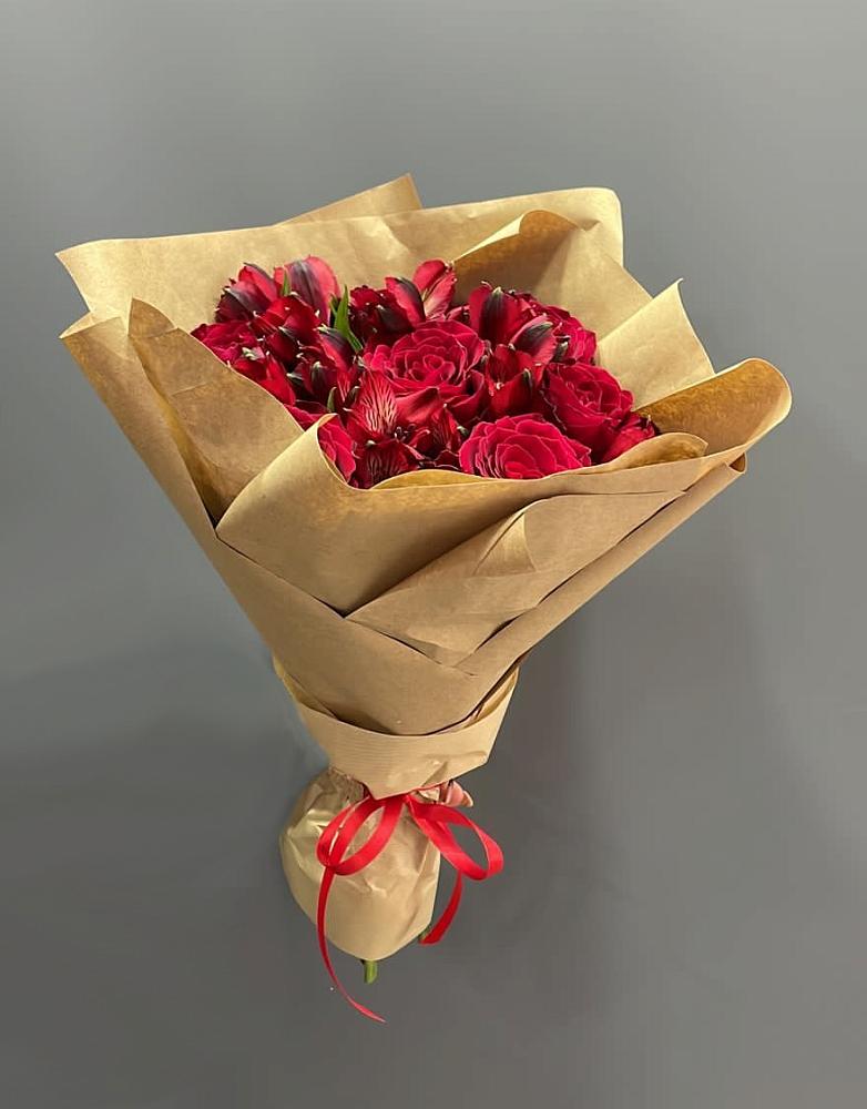 Букет цветов из: Альстромерии и Розы в Октябрьске Самарская область