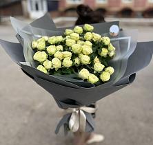 Букет Белые кустовые розы Солинеро в Октябрьске Самарская область