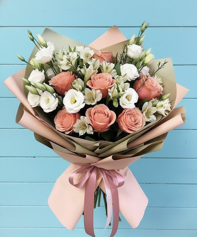 Букет цветов из: Розы, Альстромерии и Лизиантусы в Октябрьске Самарская область