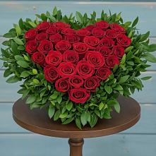 Цветочная композиция из Розы в виде сердца в Октябрьске Самарская область