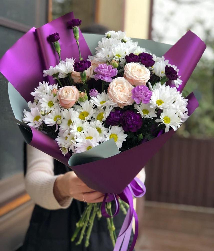 Букет цветов из: Хризантемы, Гвоздики и Розы в Октябрьске Самарская область