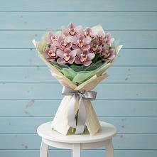 Букет цветов из:  Орхидеи и Розы в Октябрьске Самарская область