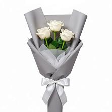 Букет 3 белые розы в Октябрьске Самарская область
