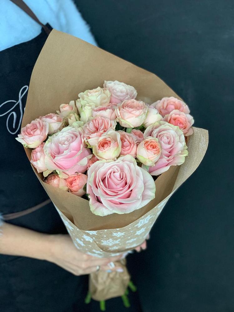 Букет цветов из: Хризантемы и Розы в Октябрьске Самарская область