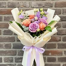 Букет цветов из:  Лизиантусы и Розы #REPLACE_PRED# Октябрьске Самарская область