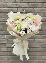 Букет цветов из:  Гвоздики, Розы, Лизиантусы и Хризантемы в Октябрьске Самарская область