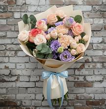 Букет цветов из:  Розы, Лизиантусы и Гвоздики в Октябрьске Самарская область